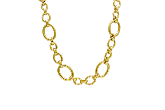 Overly Oval Chain Necklace